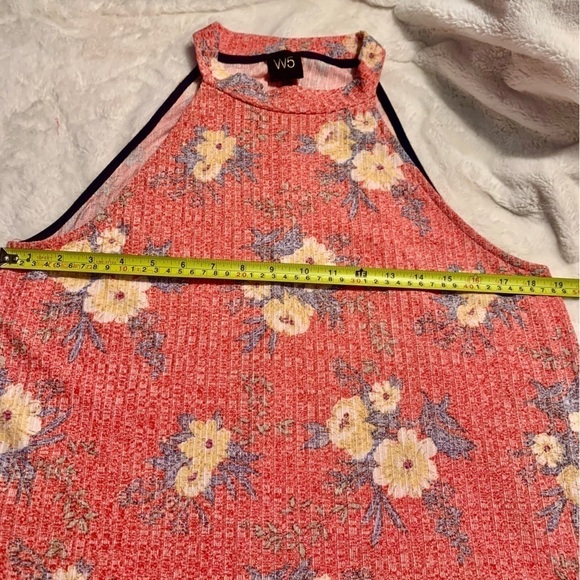 NEW W5 Tunic Top Large Sleeveless Faded Red Floral Gold Blue Greens Buttons - Picture 15 of 16